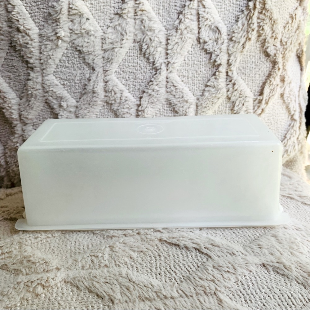 Vintage clear Tupperware Velvetta Cracker holder. Made in the USA